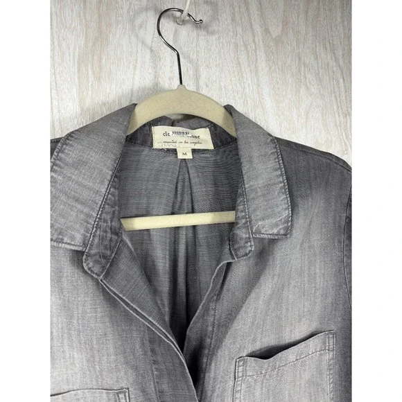 Cloth & Stone Tencel Button Down Shirt M Gray Washed Soft Denim Chic - Picture 5 of 8